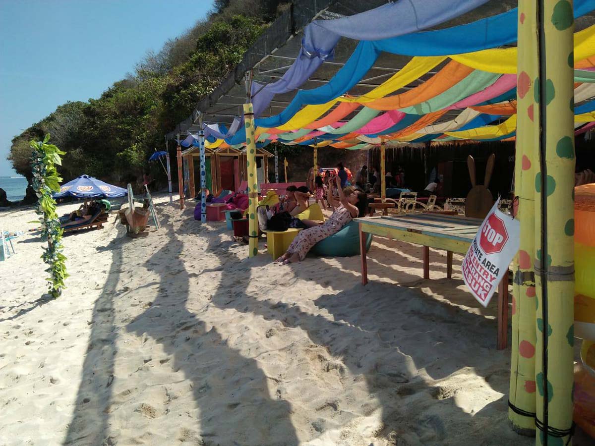 Pandawa Beach sunbathing